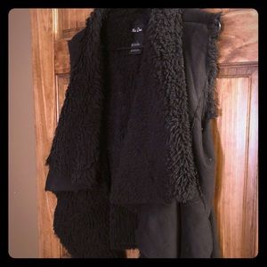 Boutique Faux fur/fuzz black vest